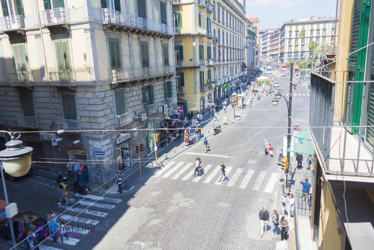 Casa Beatrice, Appartamento Nel Centro Di Napoli Neapel Exterior foto