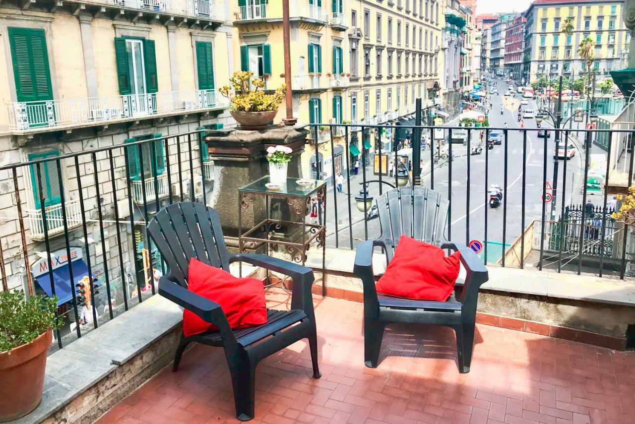 Casa Beatrice, Appartamento Nel Centro Di Napoli Neapel Exterior foto